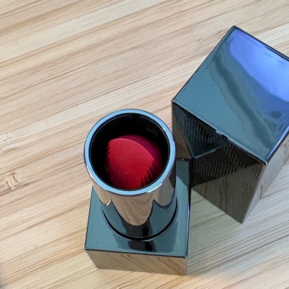 Burberry Lipstick NEW - Picture 2 of 5